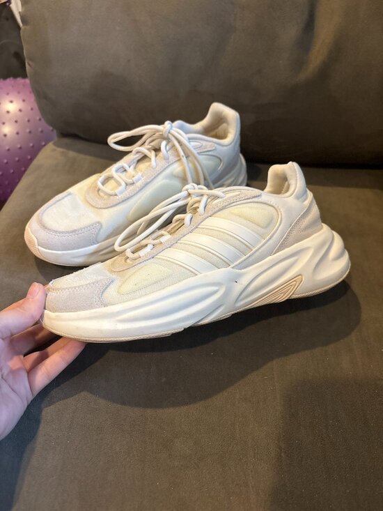 adidas Shoes - Adidas Cloudfoam Ozelle sneakers cream tan beige